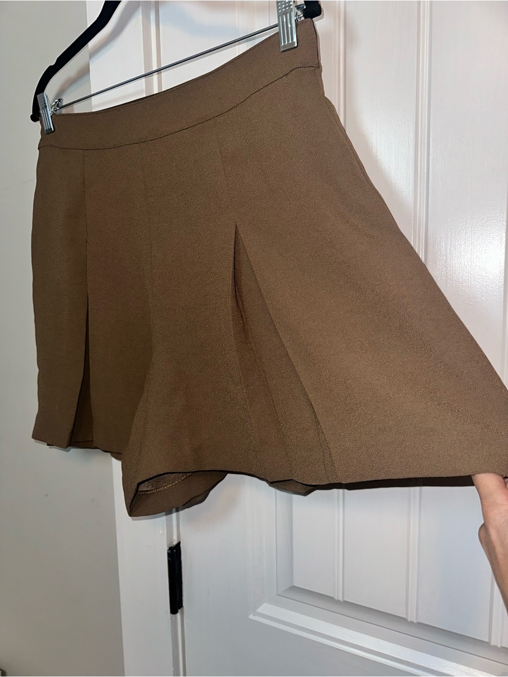 Spanx Size Large Pleated High-Waist Brown Women’s Shorts - Picture 5 of 10